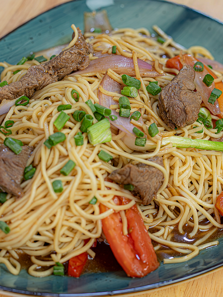 Tallarín Saltado
