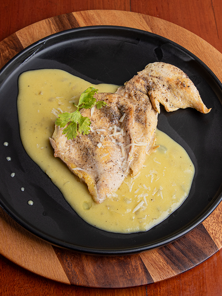 Pechuga con puré de olluquito