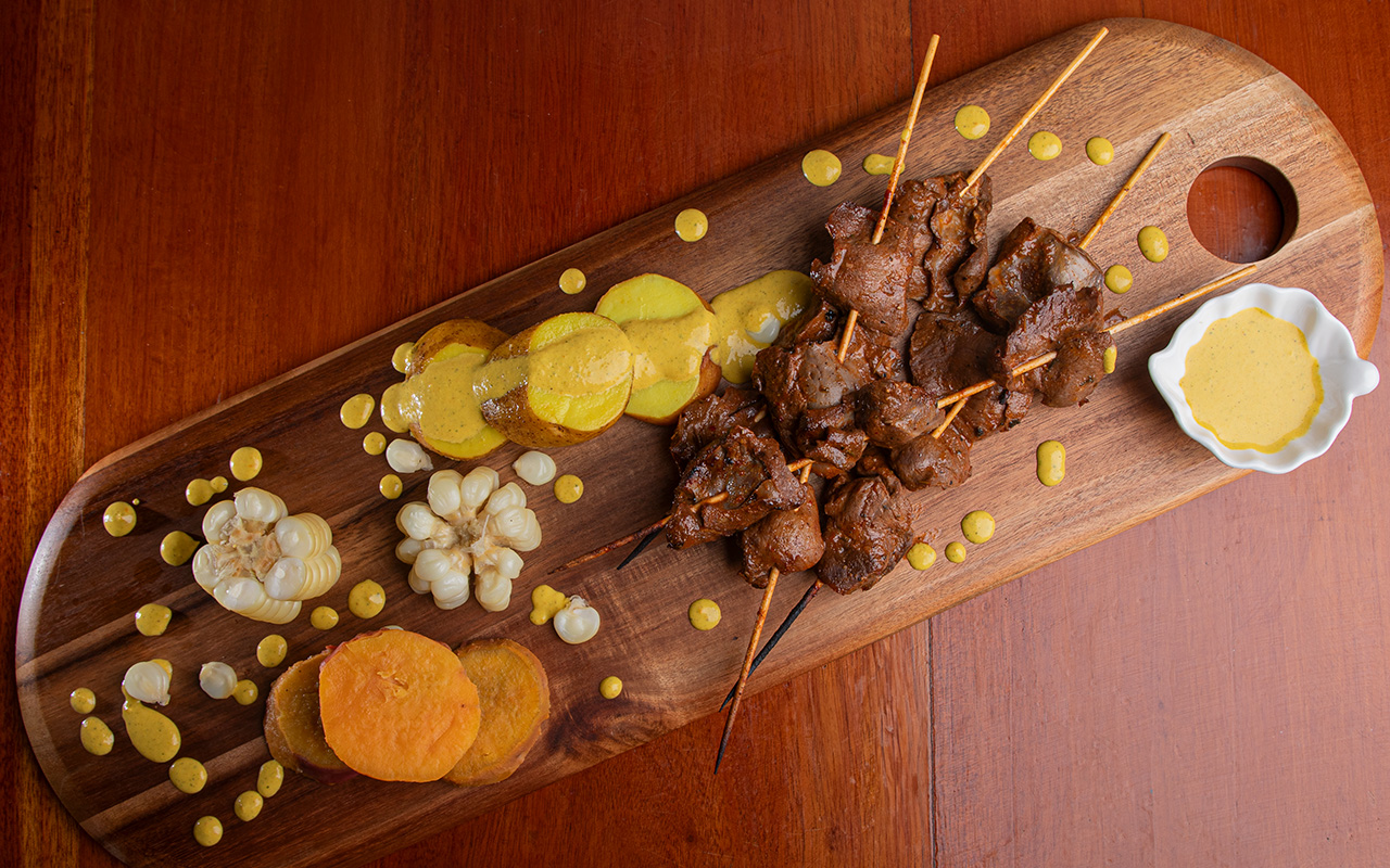 ANTICUCHOS